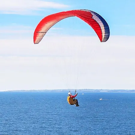 8 Person In Struer-by Traum *