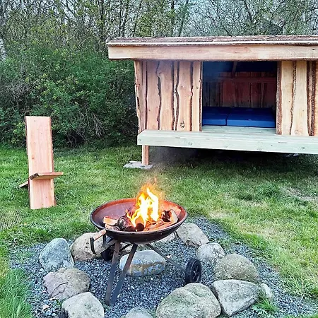 8 Person In Struer-by Traum * Struer